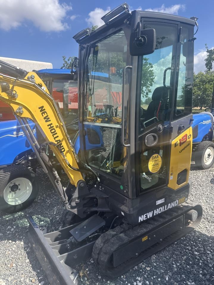 New Holland E19D CAB AG