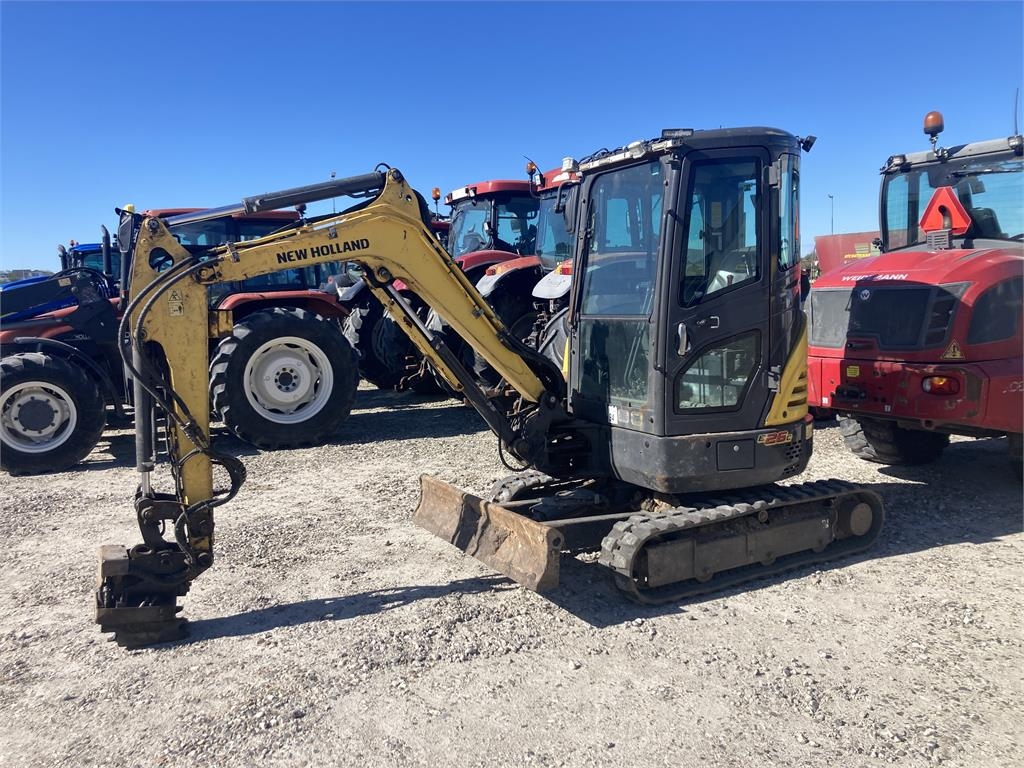 New Holland E26C CAB mini