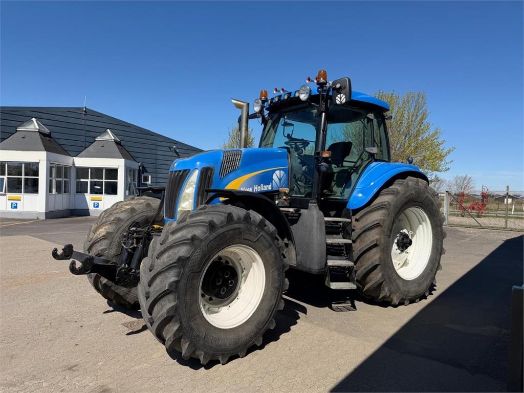 New Holland TG285