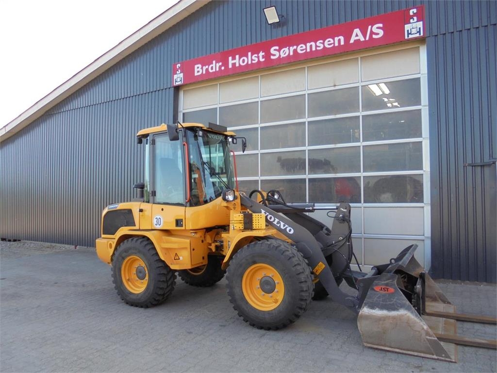 Volvo L30HS