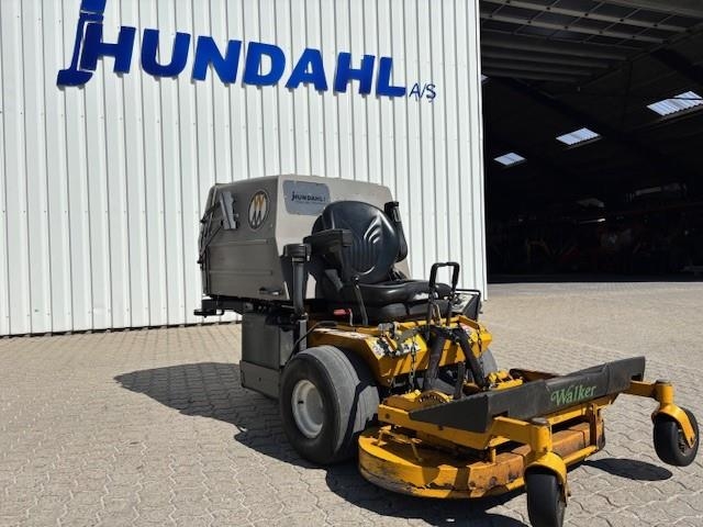 Walker D21D