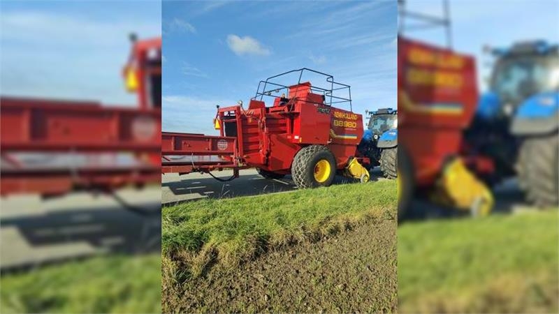Presse à balles cubiques New Holland BB980 — occasion 2007