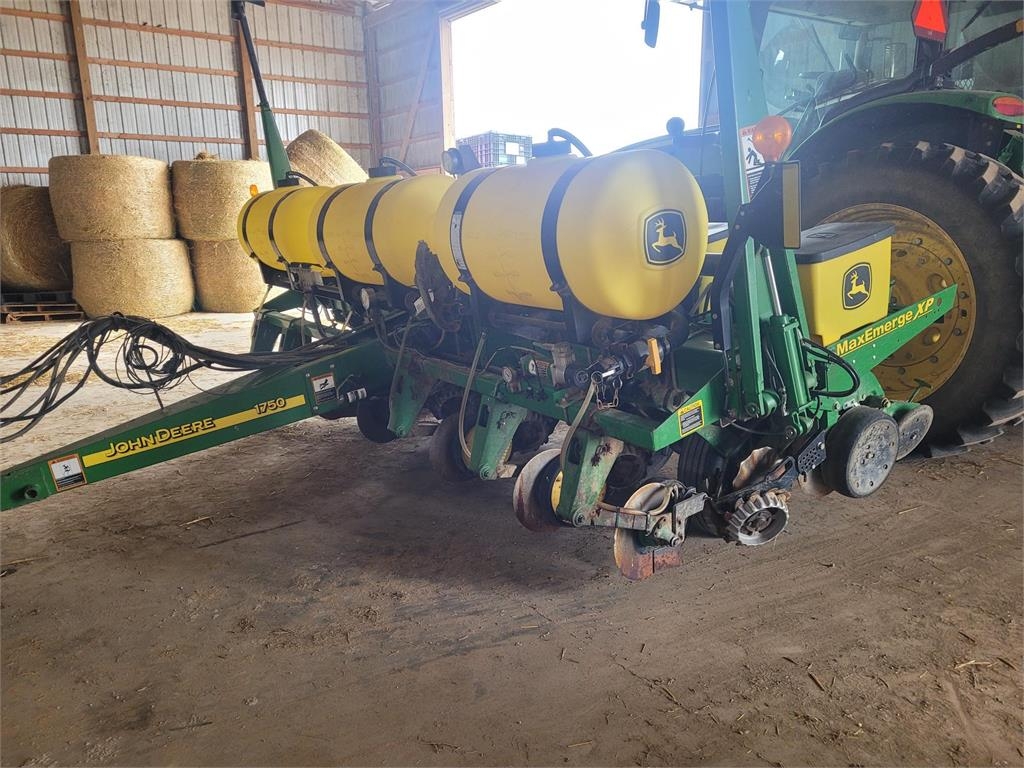 John Deere 1750