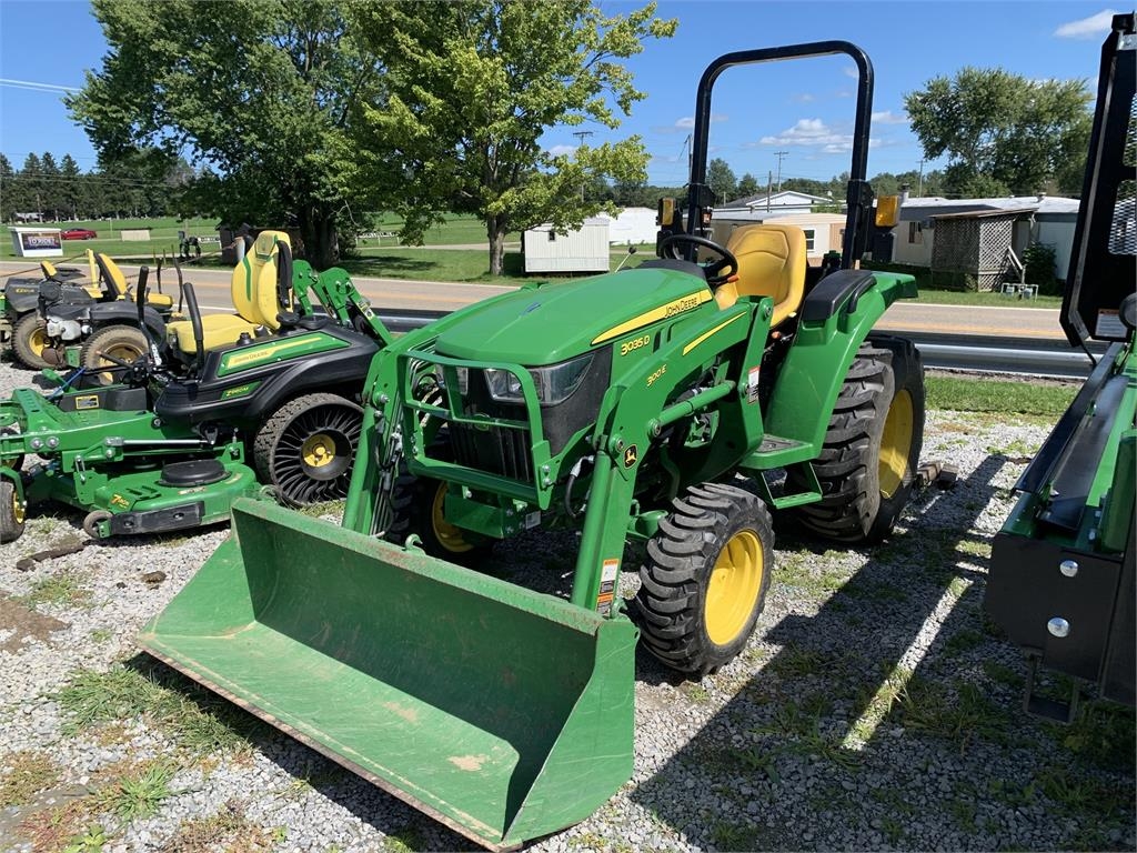 John Deere 3035D