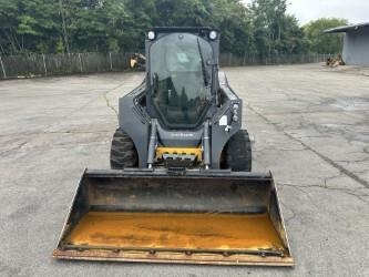 John Deere 324G