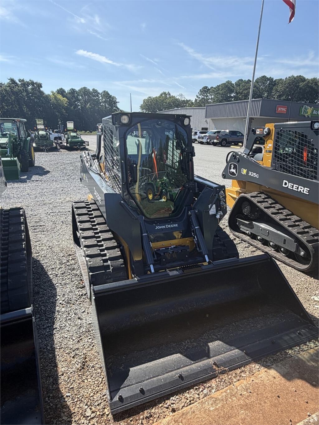 John Deere 325G