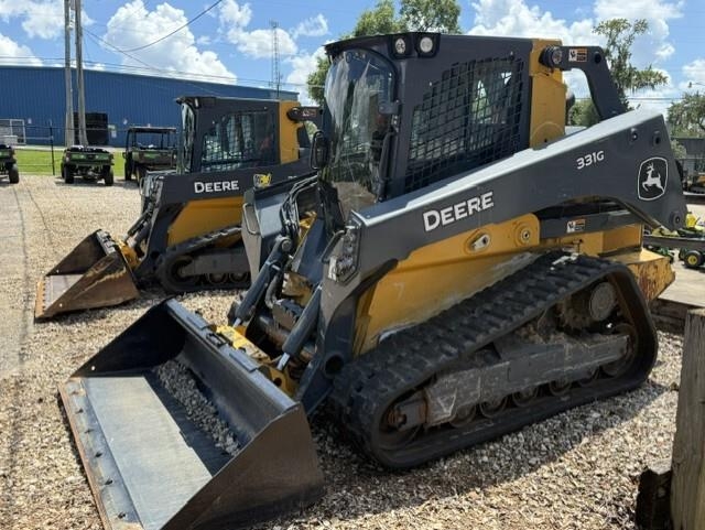 John Deere 331G