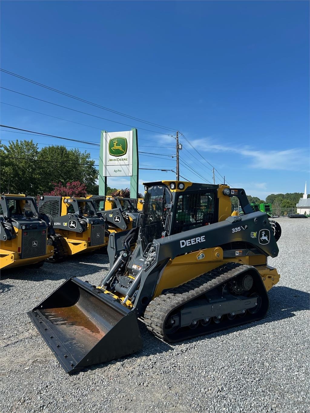 John Deere 335 P