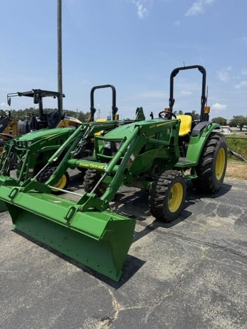 John Deere 4044M