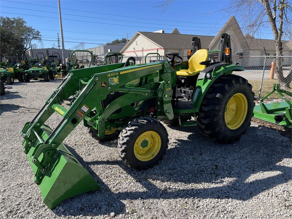 Tracteur agricole John Deere 4044R — occasion 2026