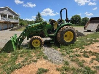John Deere 4052M