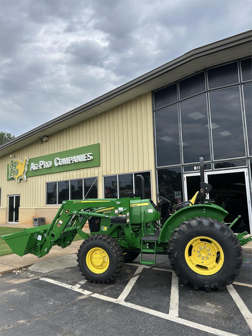 John Deere 5060E