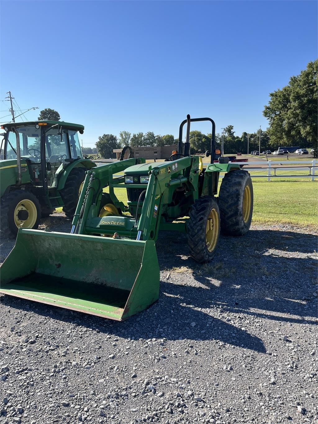 Tracteur agricole John Deere 5075E — occasion 2013, 3 066 h