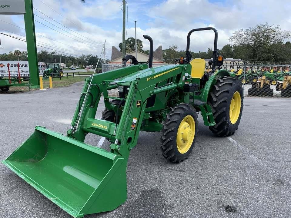 John Deere 5075E
