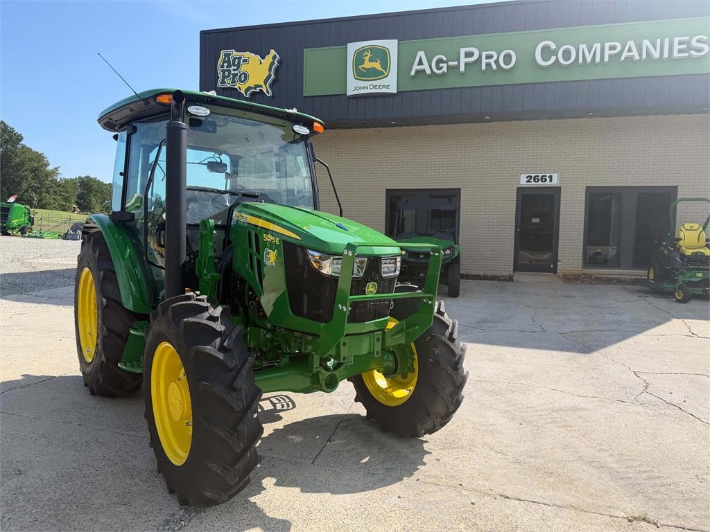 John Deere 5075E