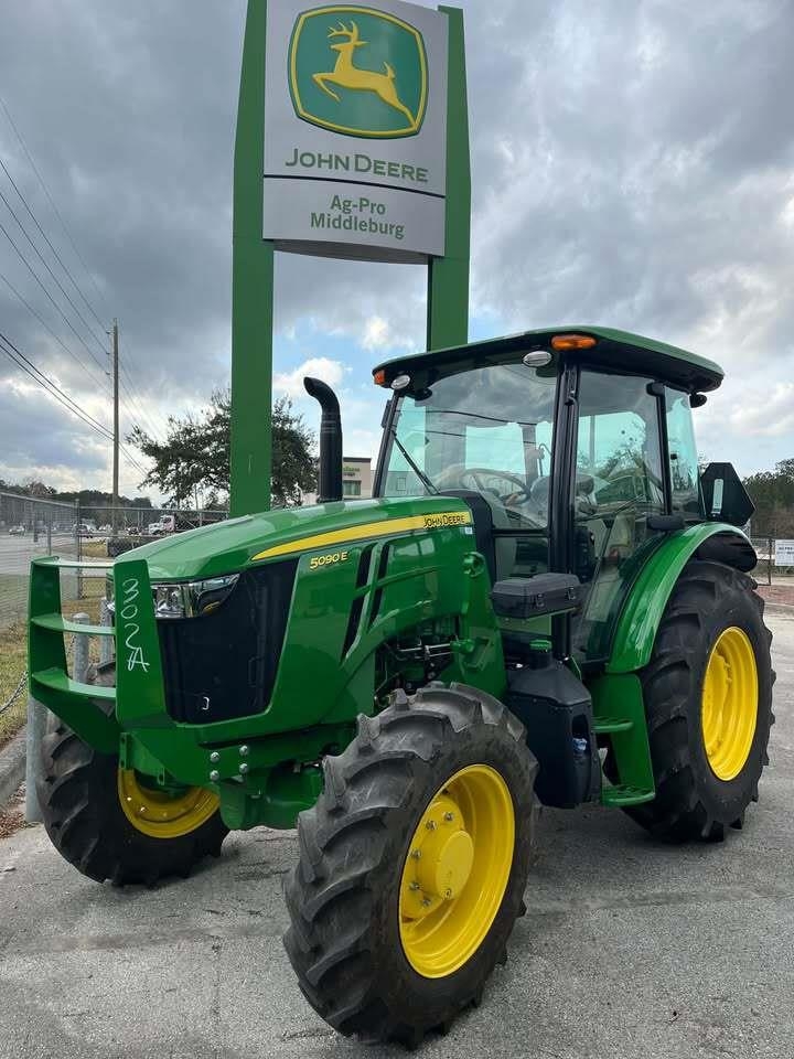 John Deere 5090E