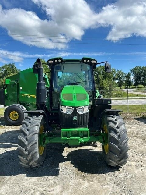 John Deere 6120M
