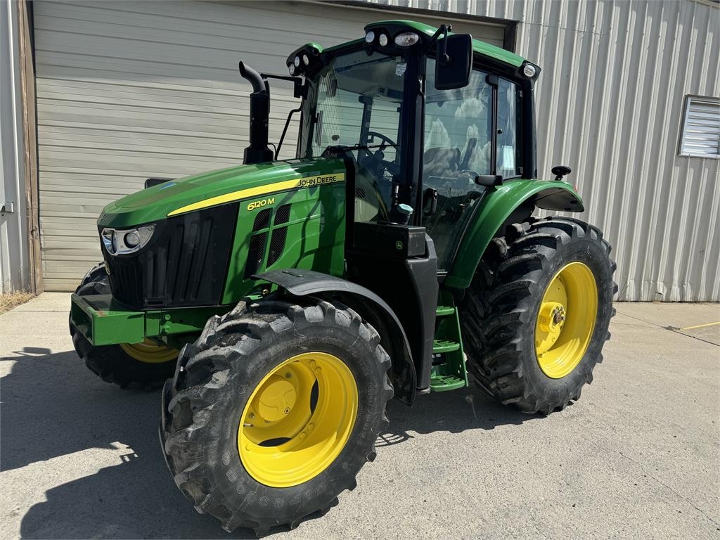 John Deere 6120M