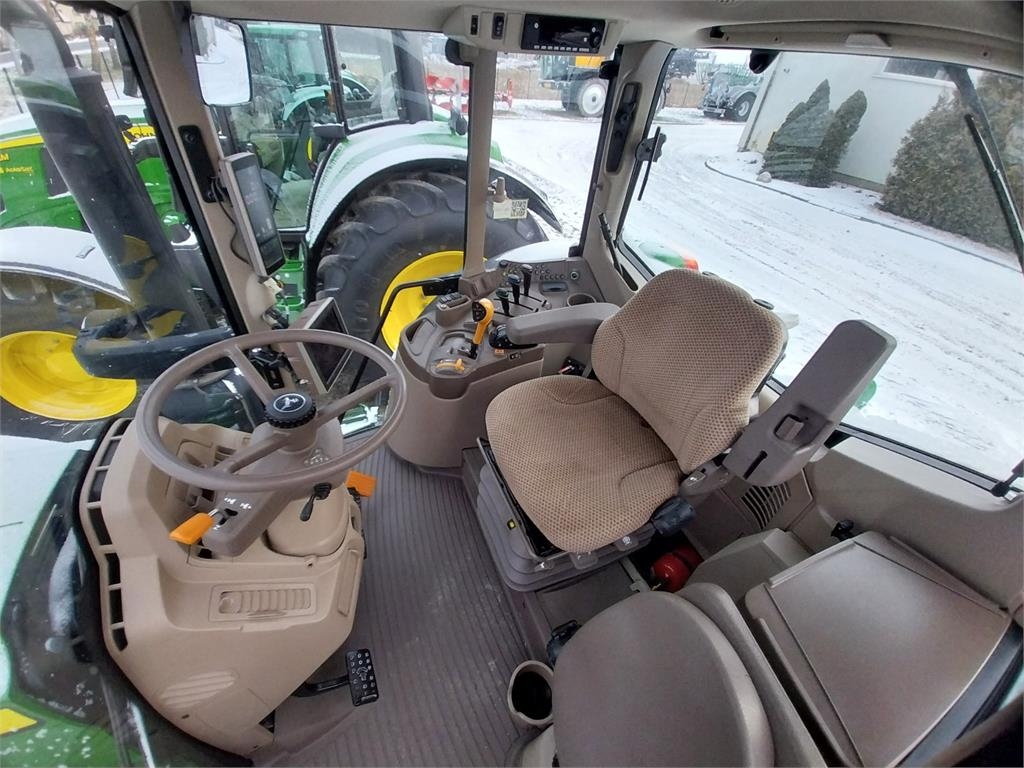 John Deere 6155M
