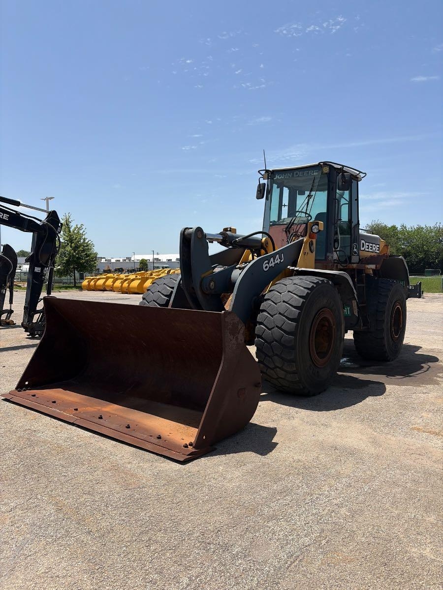 Chargeuse sur pneus John Deere 644J — occasion 2004, 8 762 h