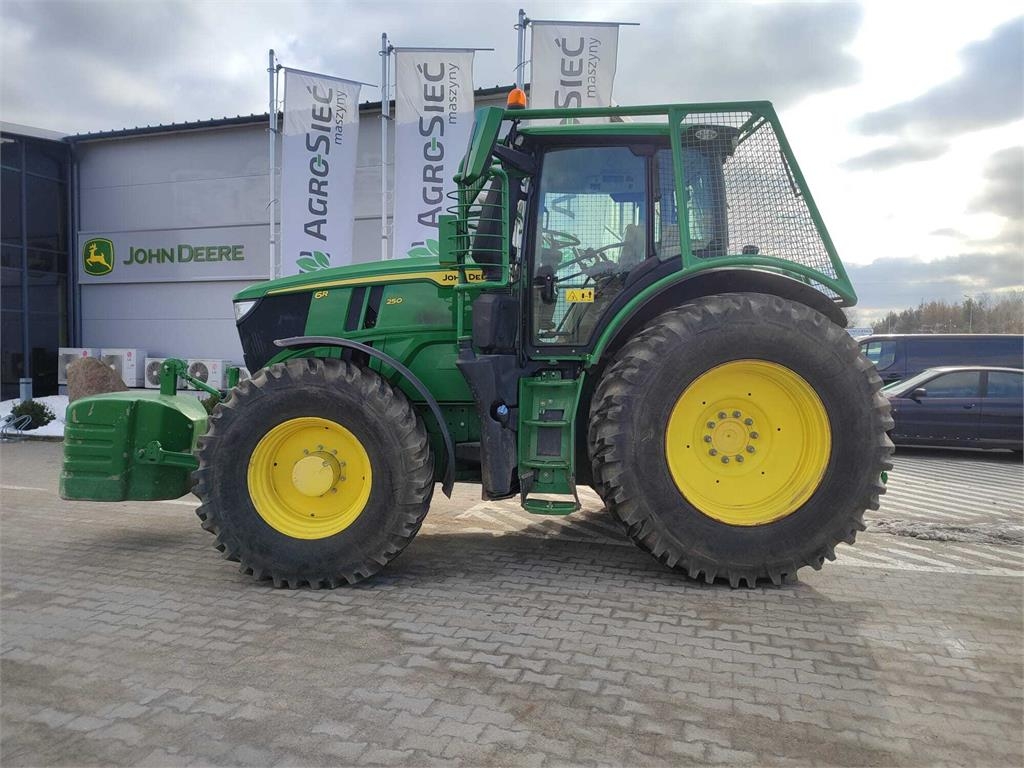 John Deere 6R 250