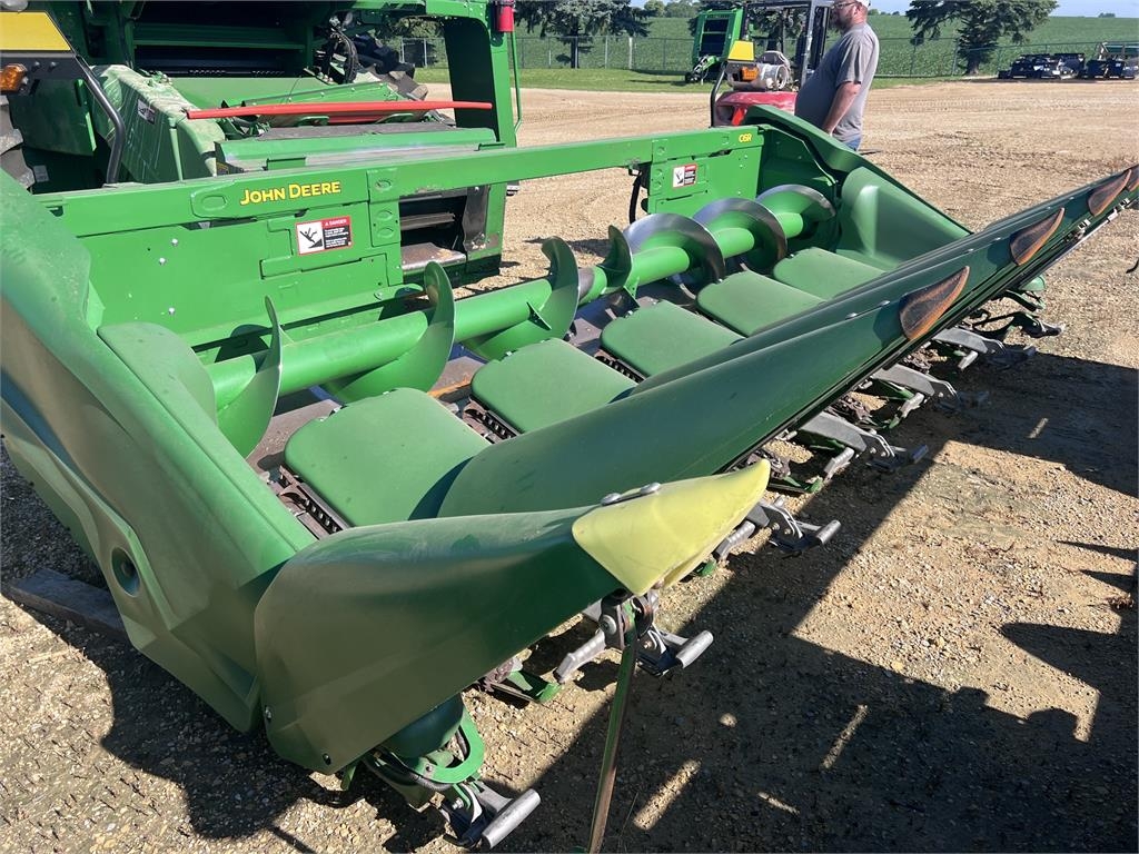 Barre de coupe John Deere C6R — occasion 2022
