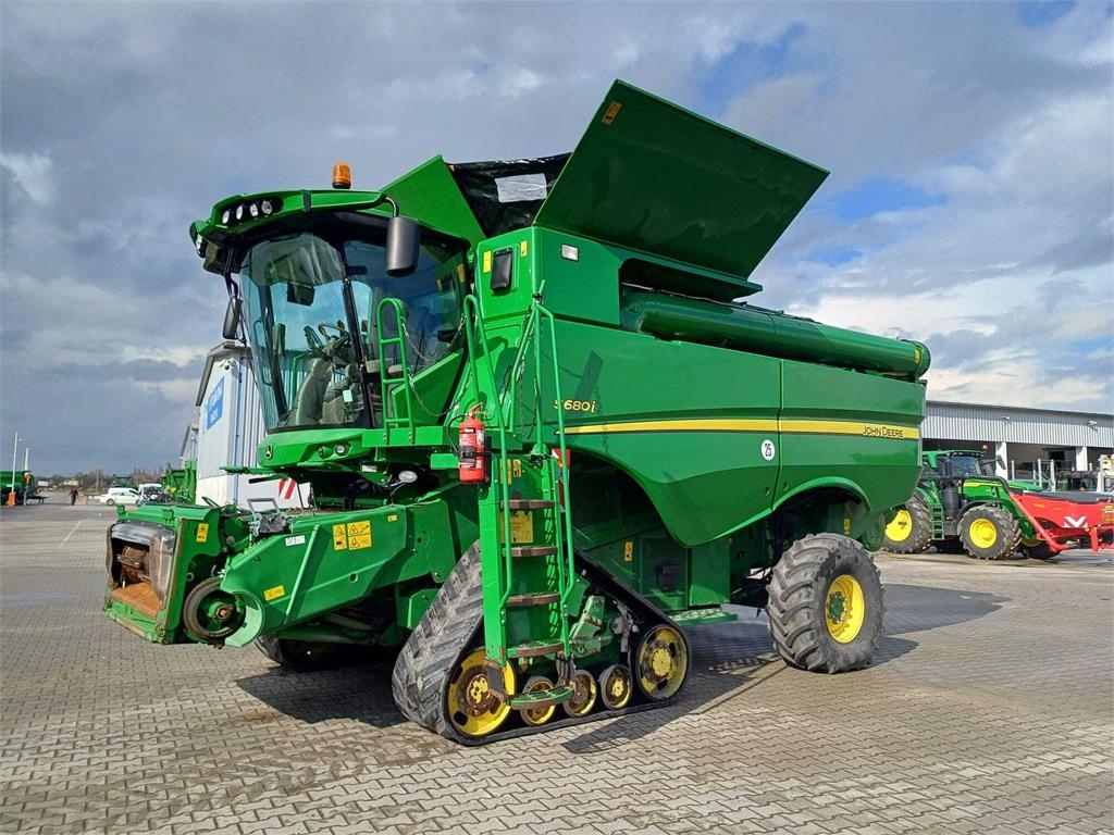 John Deere S680
