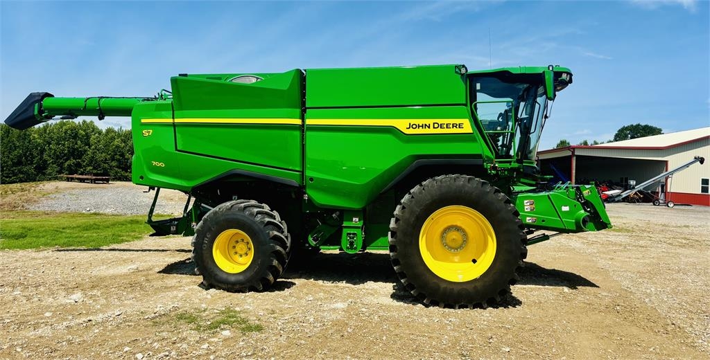Moissonneuse-batteuse John Deere S7 700 — occasion, 91 h