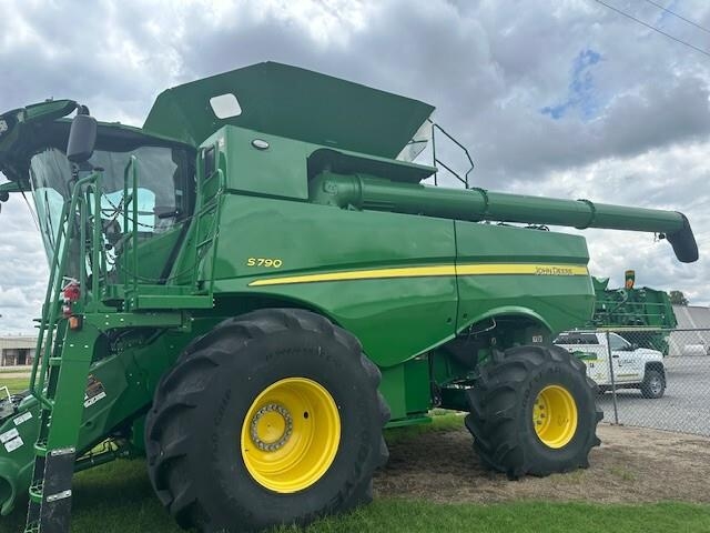 Moissonneuse-batteuse John Deere S790 — occasion 2023, 562 h