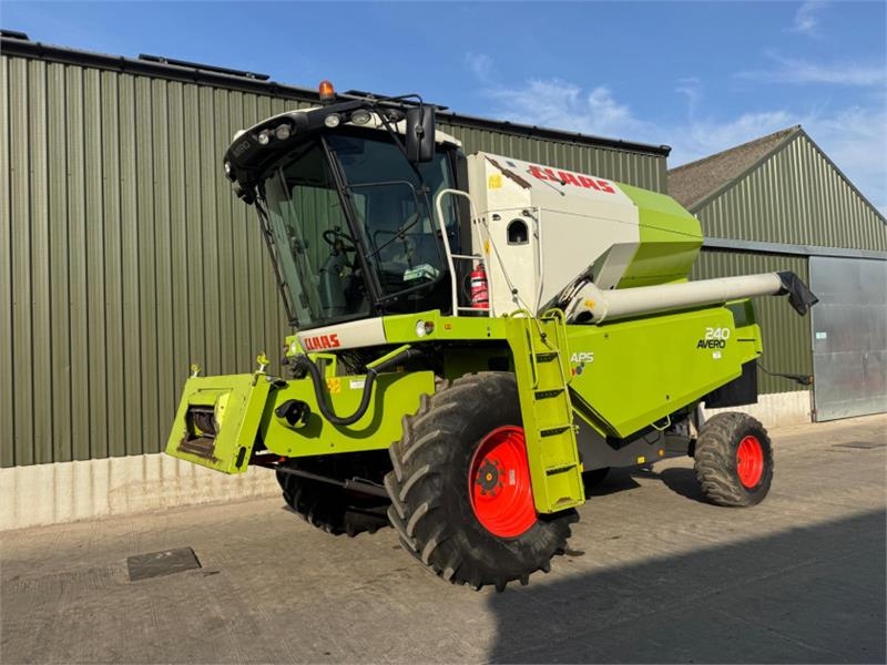 CLAAS Avero 240 c/w C490 Header
