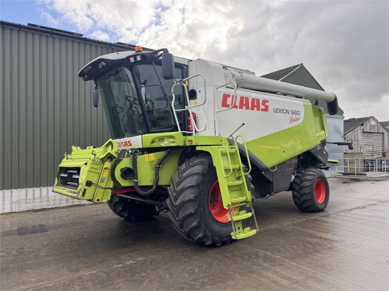 CLAAS Lexion 560 Montana **4WD** c/w C660 Header