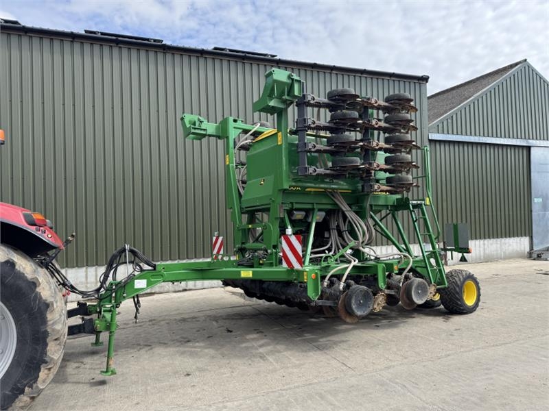 John Deere 750A 6m Disc Drill