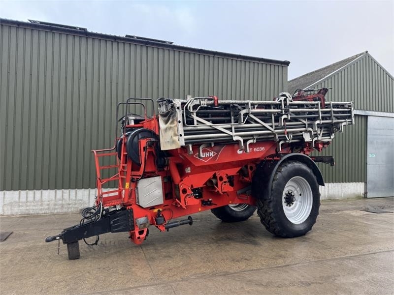Kuhn AGT 6036 Boom Fert Spreader