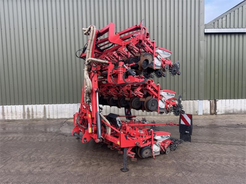 Kverneland Monopill 9mPH 18 Row Beet Drill