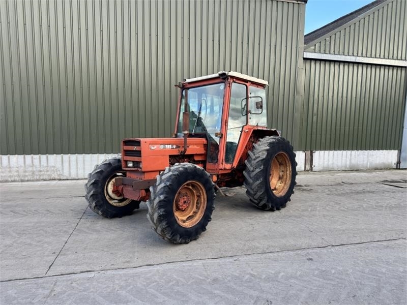 Renault 781-4 4WD Tractor