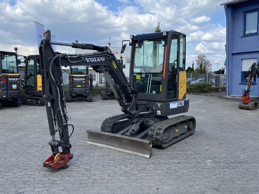 Mini-pelle Volvo EC27D — occasion 2022, 817 h