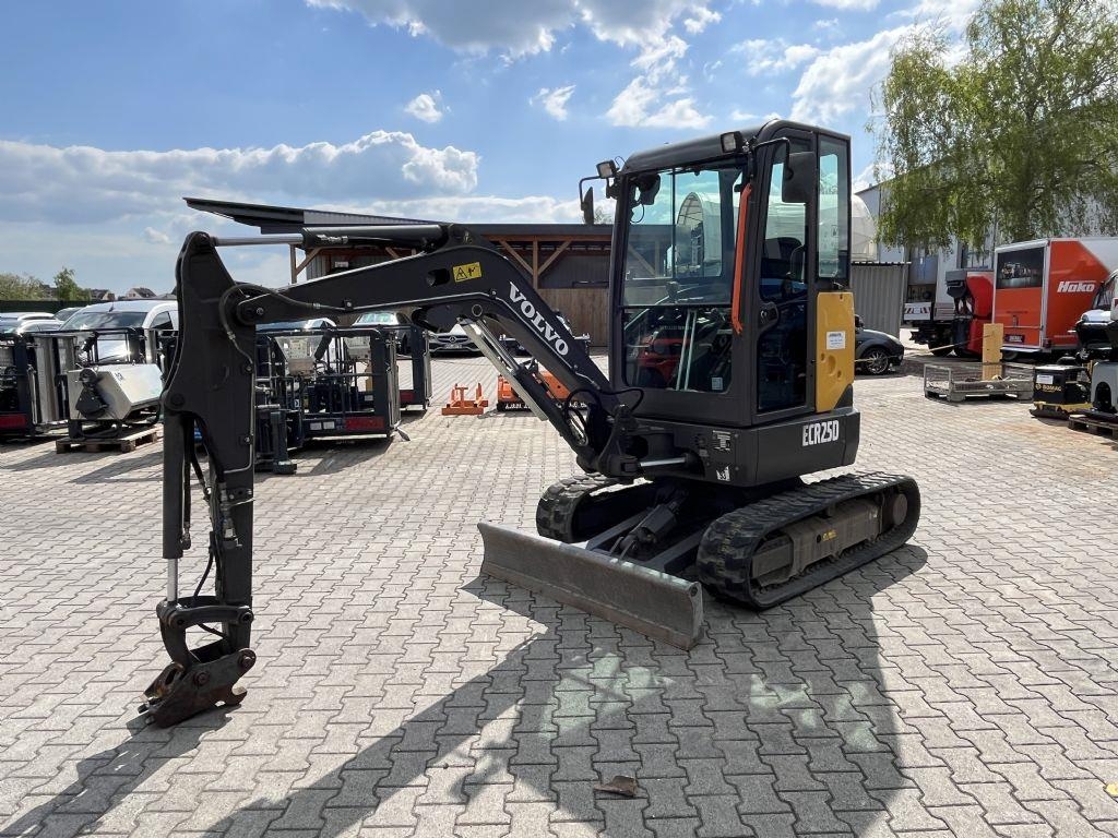 Mini-pelle Volvo ECR25D — occasion 2019, 2 384 h