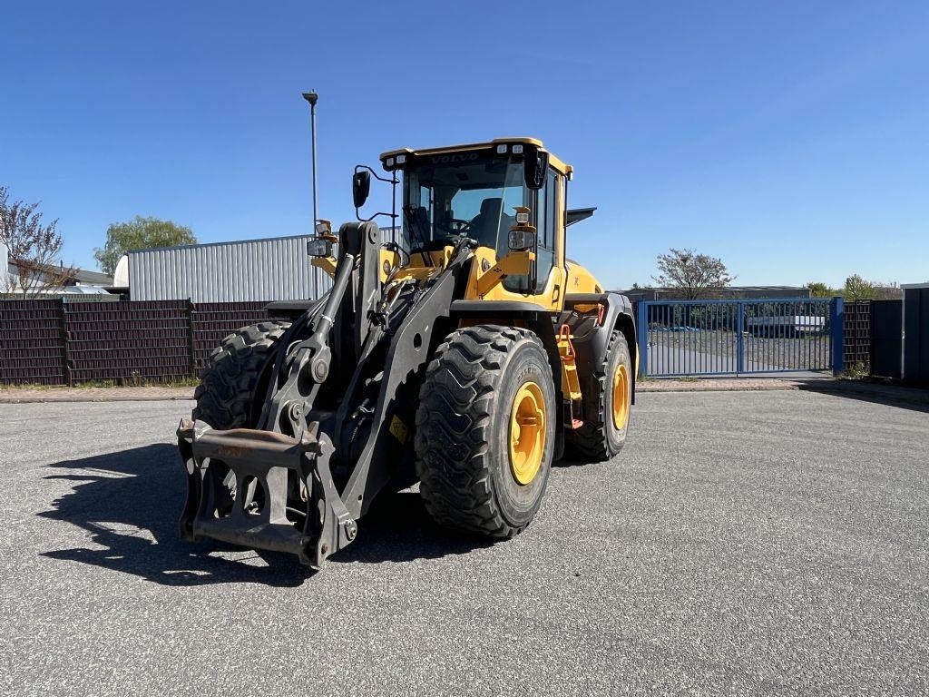 Chargeuse sur pneus Volvo L120H2 — occasion 2024, 450 h