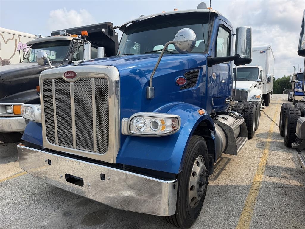 Peterbilt 567