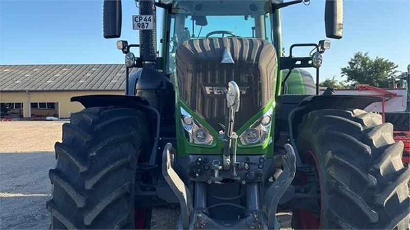 Fendt 828 Vario S4 Profi Plus