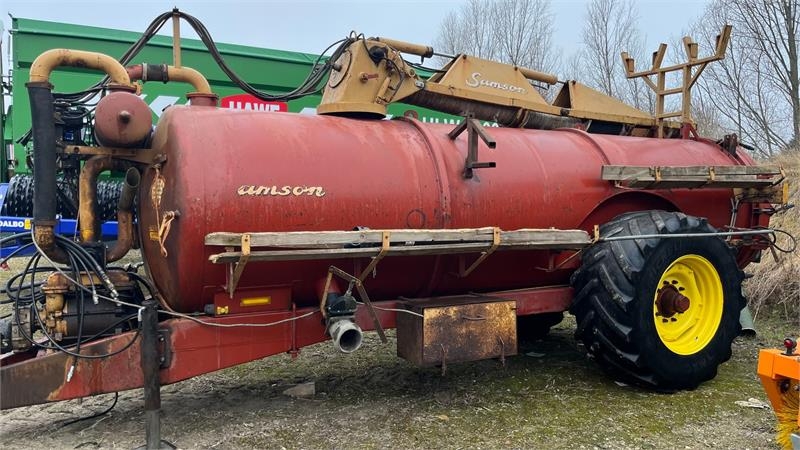 Gøma 8000L med kran