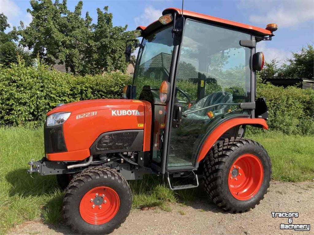 Kubota B2231