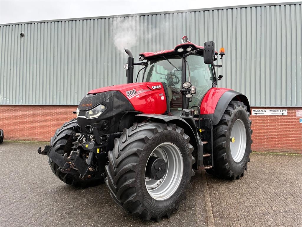 Case IH Optum 300 CVX