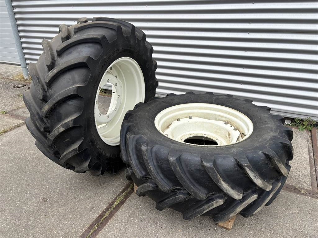 Firestone 480/65R28 Banden
