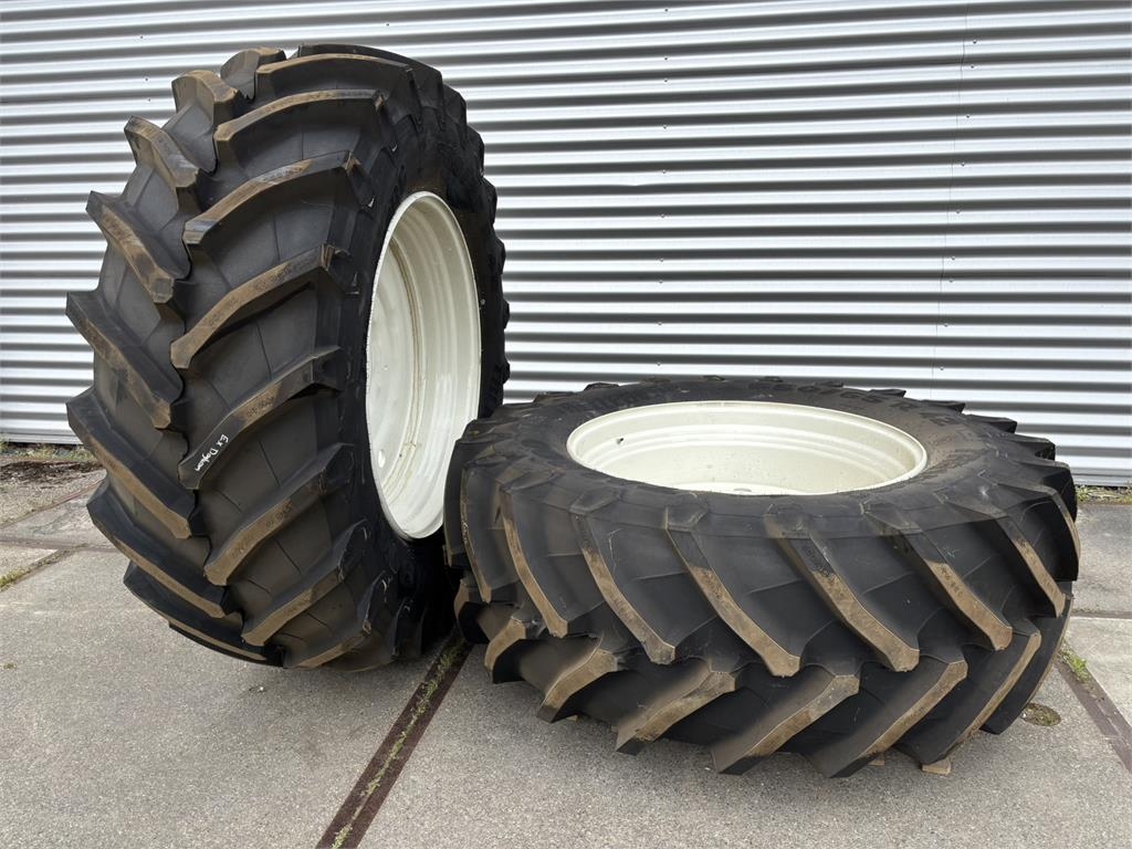 Set Trelleborg TM-800 Banden 650/65R42 Vaste Velg