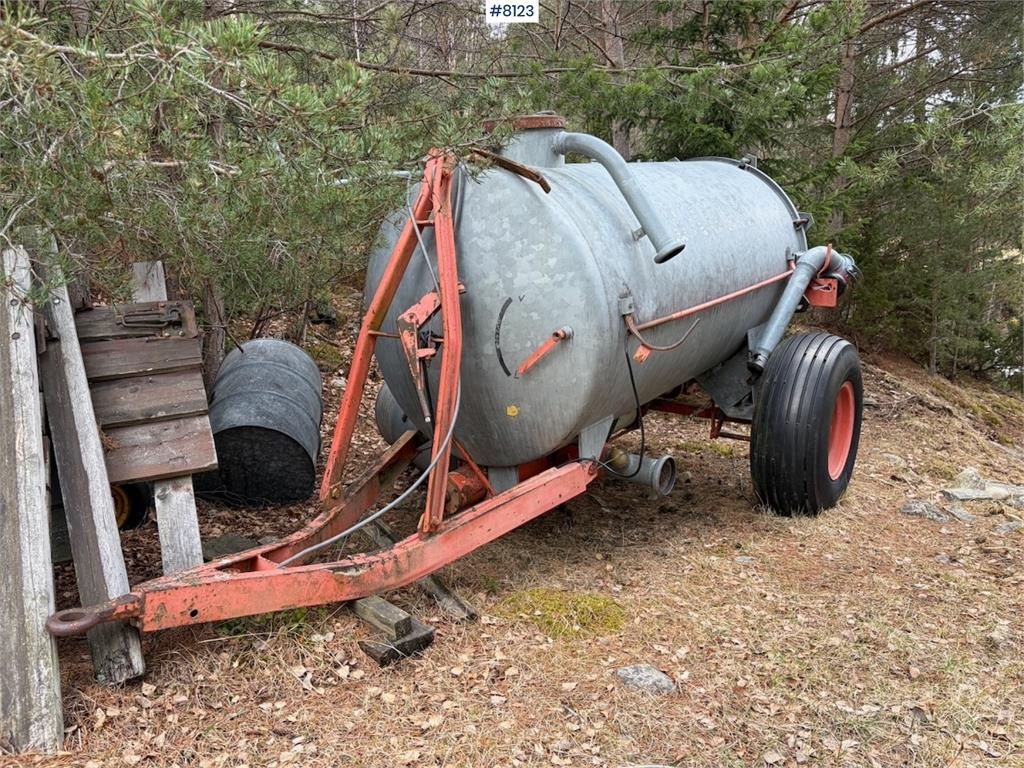Bauer gjødselvogn. Bauer