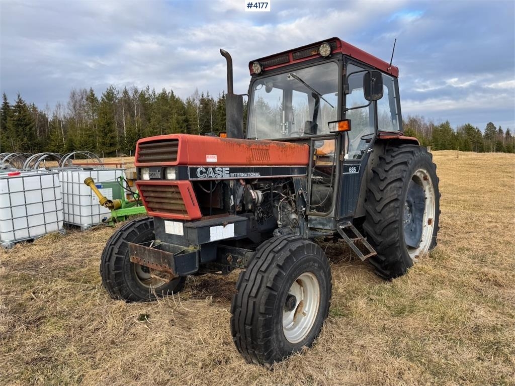 Case IH International 685