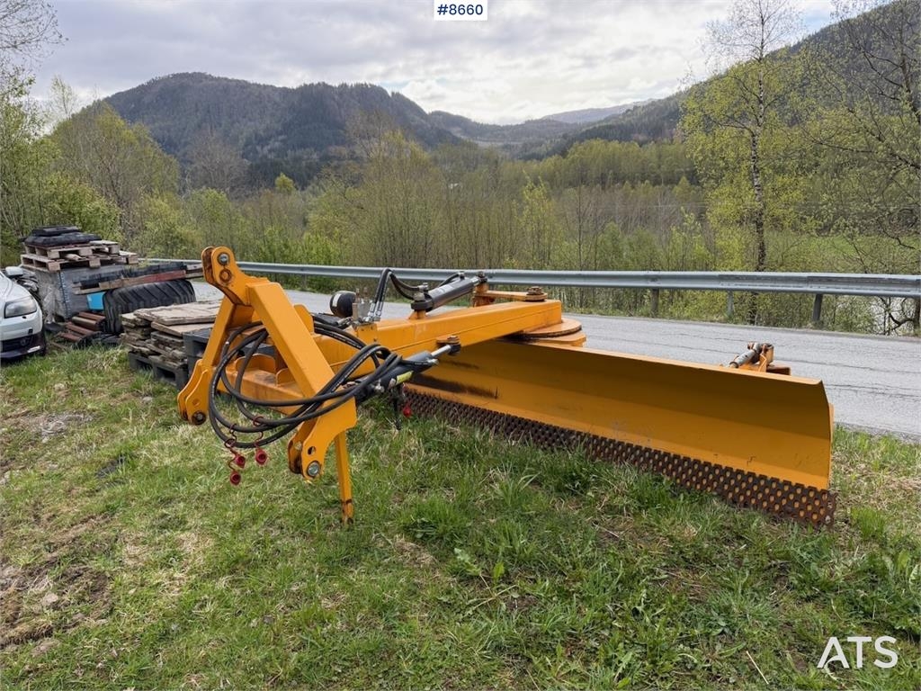 CZTCH 300