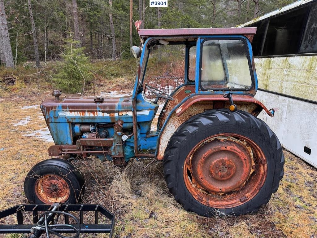 Tracteur agricole Ford 4000 — occasion 1973