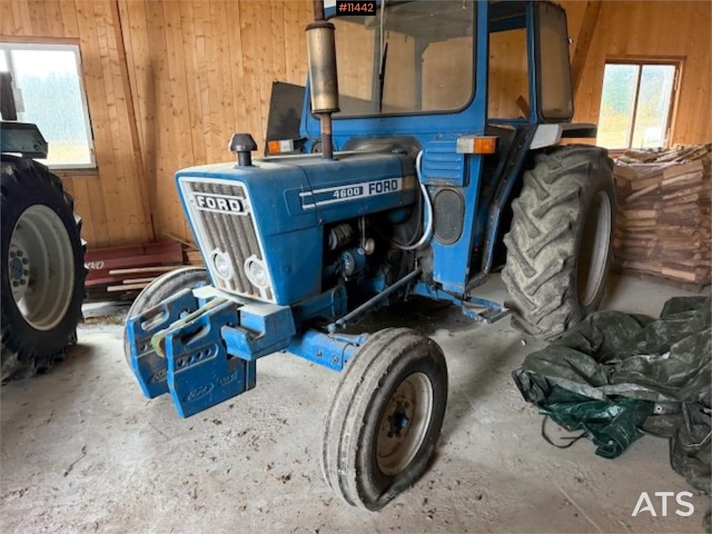 Tracteur agricole Ford 4600 — occasion 1979